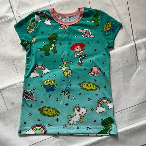 Disney Store Girl’s Size Small 5/6 Toy Story Short Sleeved Shirt
